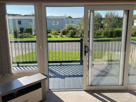 Marton Mere Holiday Village - Holiday Accommodation 20901 - Lake District - 1187583 - thumbnail photo 3