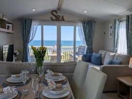 Skipsea Sands Holiday Park - Holiday Accommodation 20902 - North Yorkshire (incl. Whitby) - 1187584 - thumbnail photo 13