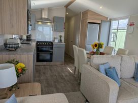 Skipsea Sands Holiday Park - Holiday Accommodation 20902 - North Yorkshire (incl. Whitby) - 1187584 - thumbnail photo 16