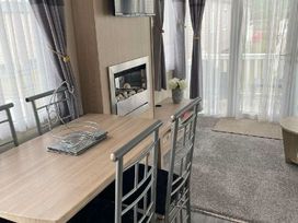 Presthaven Beach Resort - Holiday Accommodation 20917 - North Wales - 1187596 - thumbnail photo 3