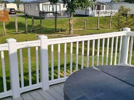 Tattershall Lakes Country Park - Holiday Accommodation 20918 - Lincolnshire - 1187597 - thumbnail photo 12