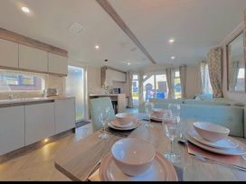 Tattershall Lakes Country Park - Holiday Accommodation 20918 - Lincolnshire - 1187597 - thumbnail photo 17