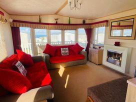 Reighton Sands Holiday Park - Holiday Accommodation 20923 - North Yorkshire (incl. Whitby) - 1187601 - thumbnail photo 6