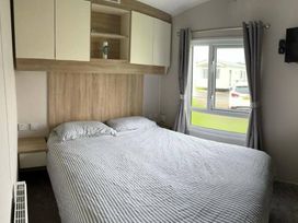 Marton Mere Holiday Village - Holiday Accommodation 20931 - Lake District - 1187607 - thumbnail photo 7