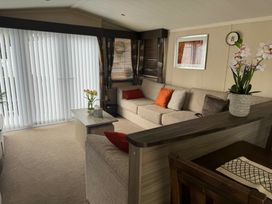 Hopton Holiday Village - Holiday Accommodation 20937 - Suffolk & Essex - 1187609 - thumbnail photo 9