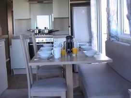 Primrose Valley Holiday Park - Holiday Accommodation 20946 - North Yorkshire (incl. Whitby) - 1187614 - thumbnail photo 9