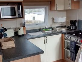 Durdle Door Holiday Park - Holiday Accommodation 2095 - Dorset - 1187616 - thumbnail photo 5