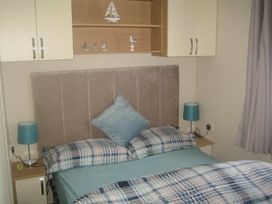 Durdle Door Holiday Park - Holiday Accommodation 2095 - Dorset - 1187616 - thumbnail photo 6