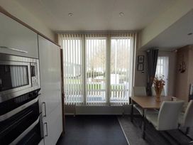 New Beach Holiday Park - Holiday Accommodation 20950 - Kent & Sussex - 1187617 - thumbnail photo 12
