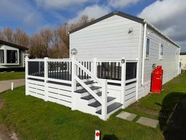 New Beach Holiday Park - Holiday Accommodation 20950 - Kent & Sussex - 1187617 - thumbnail photo 13