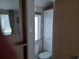New Beach Holiday Park - Holiday Accommodation 20950 - Kent & Sussex - 1187617 - thumbnail photo 19