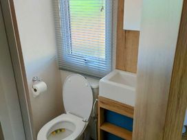 Sunnymede Caravan Park - Holiday Accommodation 20951 - Lincolnshire - 1187618 - thumbnail photo 6