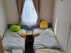 Sunnymede Caravan Park - Holiday Accommodation 20951 - Lincolnshire - 1187618 - thumbnail photo 7