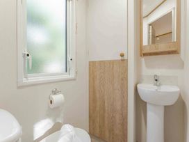 Kelling Heath Holiday Park - Holiday Accommodation 20957 - Norfolk - 1187624 - thumbnail photo 5