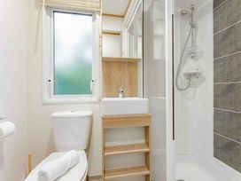 Kelling Heath Holiday Park - Holiday Accommodation 20957 - Norfolk - 1187624 - thumbnail photo 7