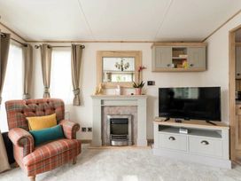 Hoburne Cotswolds - Holiday Accommodation 20964 - Somerset & Wiltshire - 1187630 - thumbnail photo 6