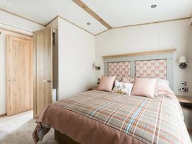 Hoburne Cotswolds - Holiday Accommodation 20964 - Somerset & Wiltshire - 1187630 - thumbnail photo 8