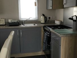 Trecco Bay - Holiday Accommodation 20965 - Somerset & Wiltshire - 1187631 - thumbnail photo 8