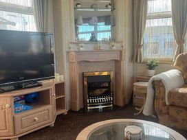 Happy Days Caravan Park - Holiday Accommodation 20971 - North Wales - 1187634 - thumbnail photo 15