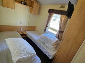 Lyons Robin Hood - Holiday Accommodation 20972 - North Wales - 1187635 - thumbnail photo 3