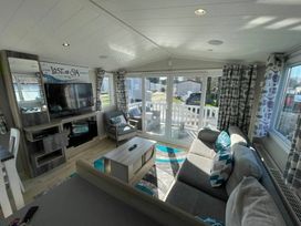 Marton Mere Holiday Village - Holiday Accommodation 20980 - Lake District - 1187638 - thumbnail photo 12