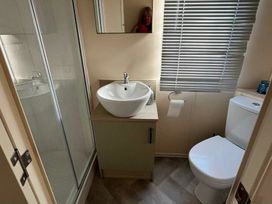 Seashore Holiday Park - Holiday Accommodation 20981 - Norfolk - 1187639 - thumbnail photo 12