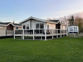 Marton Mere Holiday Village - Holiday Accommodation 20983 - Lake District - 1187641 - thumbnail photo 3