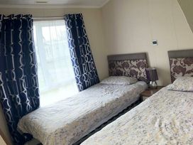 Marton Mere Holiday Village - Holiday Accommodation 20983 - Lake District - 1187641 - thumbnail photo 7