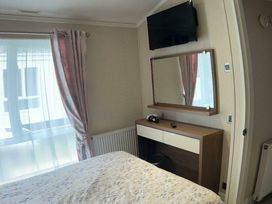 Marton Mere Holiday Village - Holiday Accommodation 20983 - Lake District - 1187641 - thumbnail photo 11