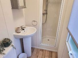 Lyons Robin Hood - Holiday Accommodation 20989 - North Wales - 1187644 - thumbnail photo 7