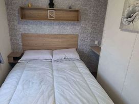 Lyons Robin Hood - Holiday Accommodation 20989 - North Wales - 1187644 - thumbnail photo 8