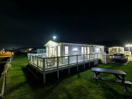 Doniford Bay - Holiday Accommodation 20995 - Devon - 1187649 - thumbnail photo 11