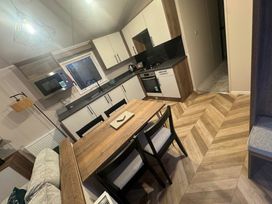 Hopton Holiday Village - Holiday Accommodation 20998 - Suffolk & Essex - 1187652 - thumbnail photo 10