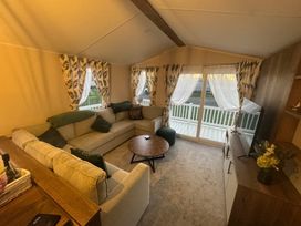 Hopton Holiday Village - Holiday Accommodation 20998 - Suffolk & Essex - 1187652 - thumbnail photo 11