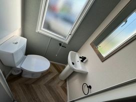 Hopton Holiday Village - Holiday Accommodation 20998 - Suffolk & Essex - 1187652 - thumbnail photo 12