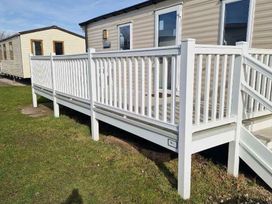 Marton Mere Holiday Village - Holiday Accommodation 21003 - Lake District - 1187655 - thumbnail photo 2