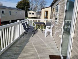 Marton Mere Holiday Village - Holiday Accommodation 21003 - Lake District - 1187655 - thumbnail photo 5