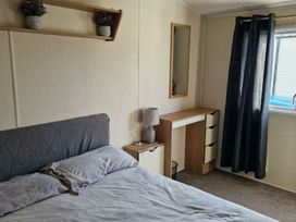 Marton Mere Holiday Village - Holiday Accommodation 21003 - Lake District - 1187655 - thumbnail photo 6