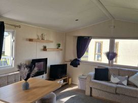 Marton Mere Holiday Village - Holiday Accommodation 21003 - Lake District - 1187655 - thumbnail photo 11