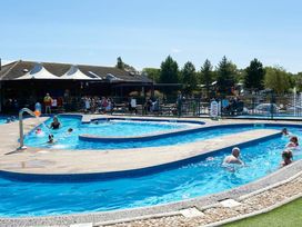 Marton Mere Holiday Village - Holiday Accommodation 21003 - Lake District - 1187655 - thumbnail photo 17