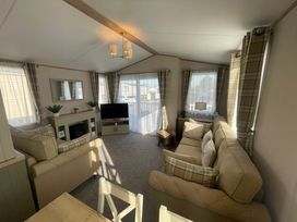 Marton Mere Holiday Village - Holiday Accommodation 21006 - Lake District - 1187656 - thumbnail photo 2