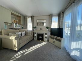 Marton Mere Holiday Village - Holiday Accommodation 21006 - Lake District - 1187656 - thumbnail photo 3