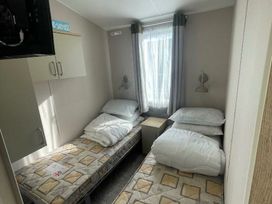 Marton Mere Holiday Village - Holiday Accommodation 21006 - Lake District - 1187656 - thumbnail photo 7