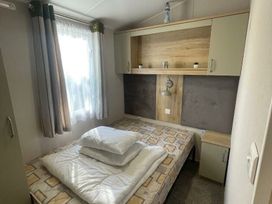 Marton Mere Holiday Village - Holiday Accommodation 21006 - Lake District - 1187656 - thumbnail photo 8