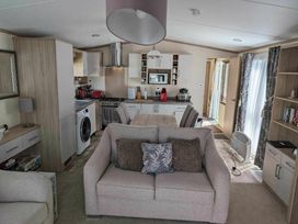 Oakdene Forest Park - Holiday Accommodation 21011 - Hampshire - 1187660 - thumbnail photo 3