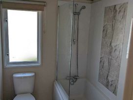 Oakdene Forest Park - Holiday Accommodation 21011 - Hampshire - 1187660 - thumbnail photo 9
