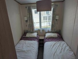 Oakdene Forest Park - Holiday Accommodation 21011 - Hampshire - 1187660 - thumbnail photo 13