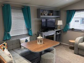 Marton Mere Holiday Village - Holiday Accommodation 21013 - Lake District - 1187661 - thumbnail photo 3