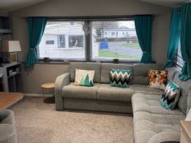 Marton Mere Holiday Village - Holiday Accommodation 21013 - Lake District - 1187661 - thumbnail photo 4