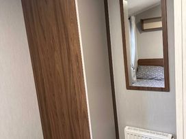 Marton Mere Holiday Village - Holiday Accommodation 21013 - Lake District - 1187661 - thumbnail photo 8